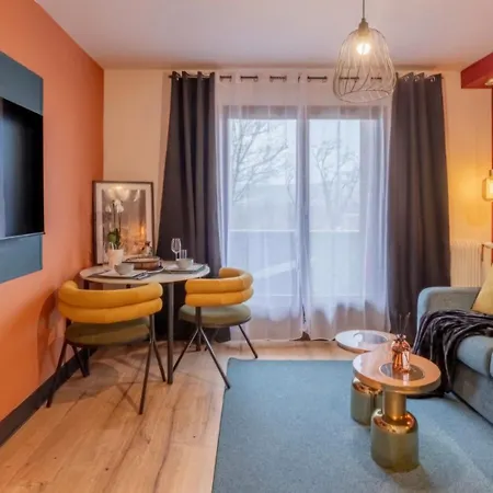Moderne Chaleureux Et Calme Apartament *