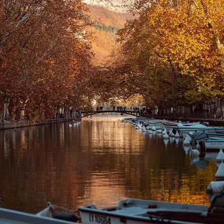 Moderne Chaleureux Et Calme Annecy
