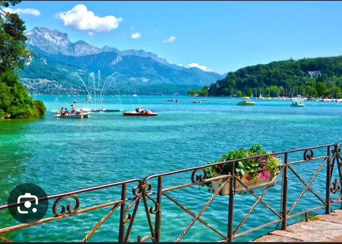 Moderne Chaleureux Et Calme Annecy